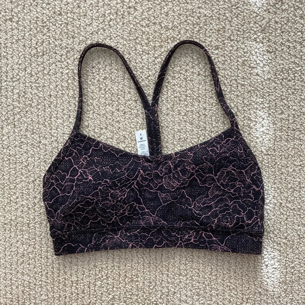 LULULEMON Flow Y Bra Nulu Spanish Rose Lacescape Pink Black Size 4 Soft Like New